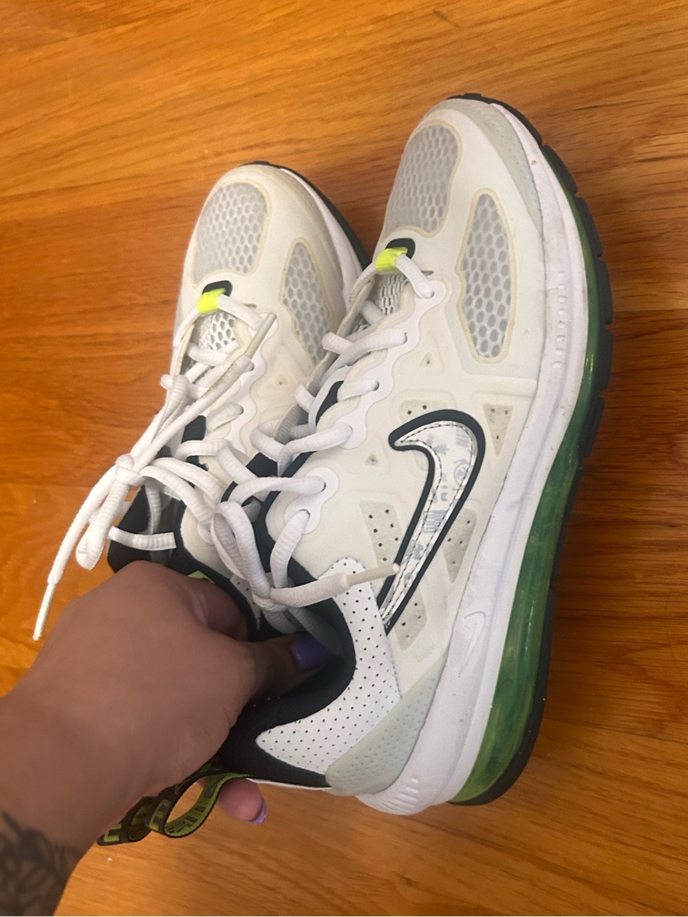 Nike Youth White & Green Air Cushion Running Shoes
